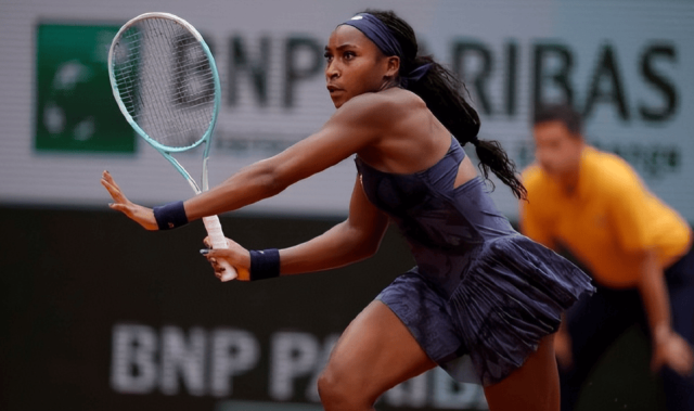 2-0，郑钦文横扫冲冠！6-2、6-4，2号种子高芙击败瓦伦托娃