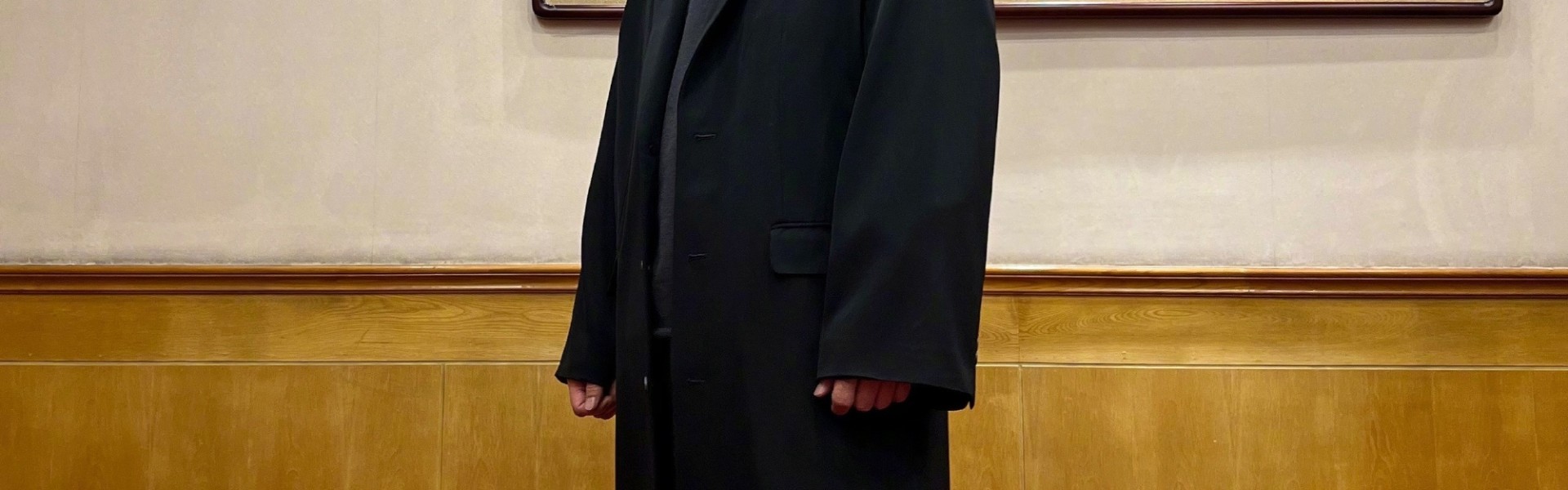 陈奕迅分享央视春晚后台合照：孤勇者+奥运唱将，祝大家蛇年顺利!