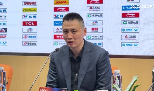 卢伟谈与洛夫顿交流：他是比较懂事的小孩 马上意识到自己的错误