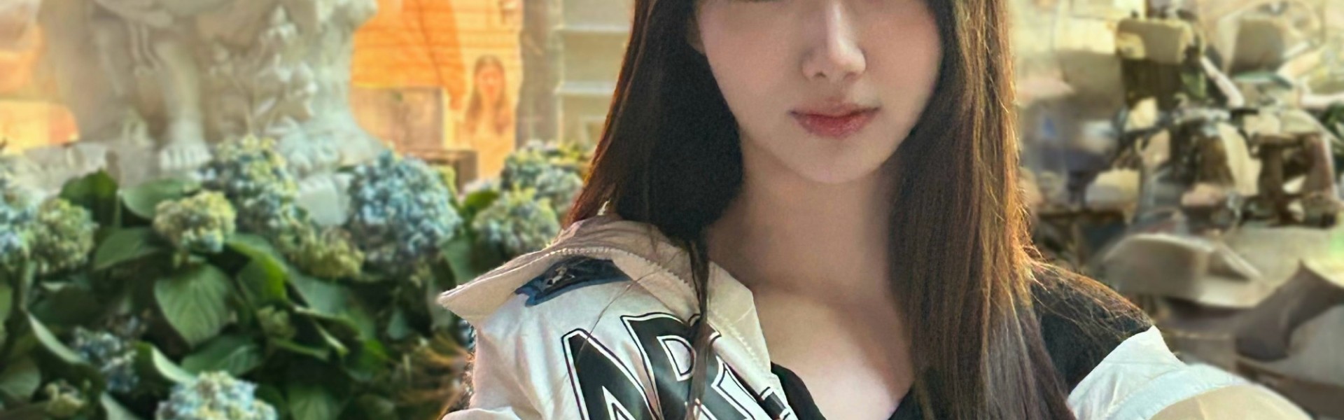 LPL互动女主持人阿芙分享照片：粗门咯😍