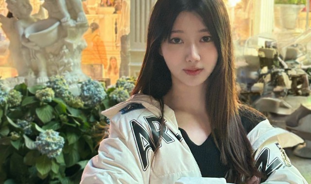 LPL互动女主持人阿芙分享照片：粗门咯😍