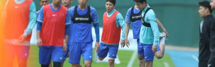 抵达越秀山，完成省港杯赛前官训⚽️