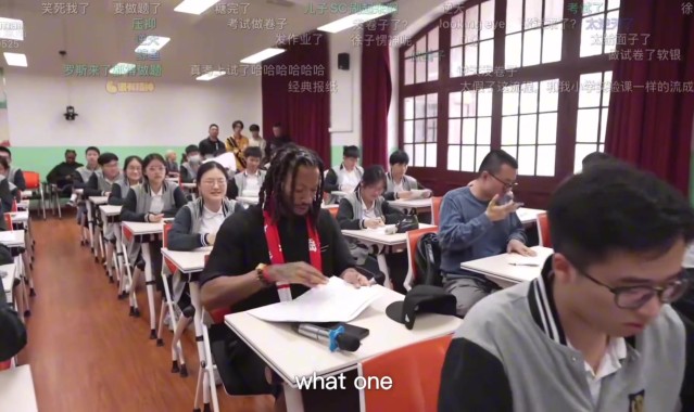 秋童当主持😍罗斯和徐静雨考英语 鲸鱼都选C 玫瑰母语也不行？