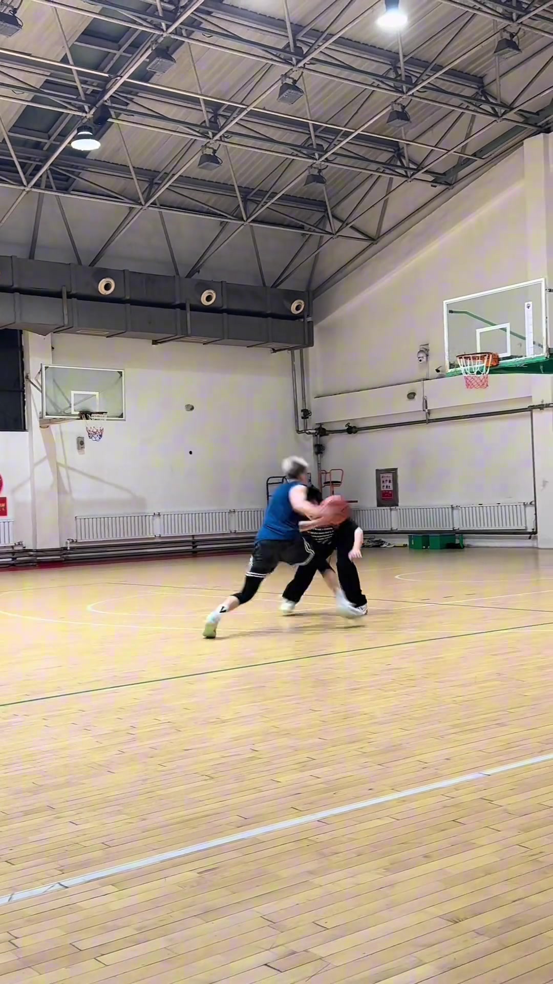 郭艾伦：我眼睛恢复的很好要开始进步了 下赛季等我